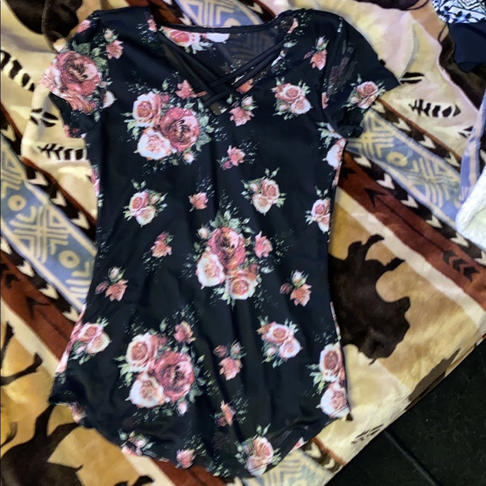 Form fitting T-shirt